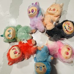 7 Different Colors Plushies 