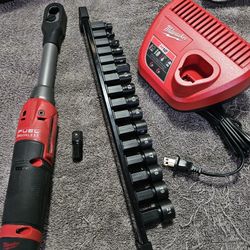Milwaukee M12 Insider Ratchet 