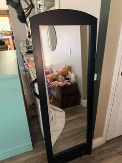 Free mirror