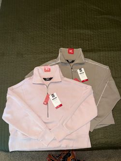 Mermebers mark Pink half zip pull over