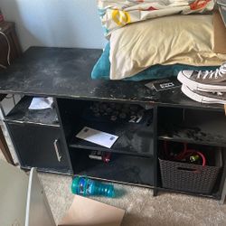 Black Desk