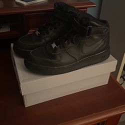 Nike Air Force 1 Mid Black Size 6.5Y