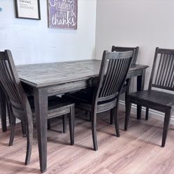 Dining Room Table And Chairs 