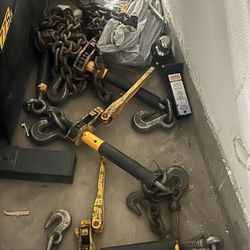 Equipo para tráiler + Power Tow U- Haul • Power Tow U-Haul NUEVO • 4 ratchet binders • 2 cadenas pesadas • Ganchos grandes Todo funcional. $ $300 Reco