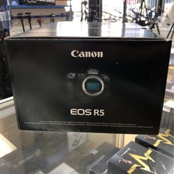 Canon EOS R5 Mirrorless 45MP FF