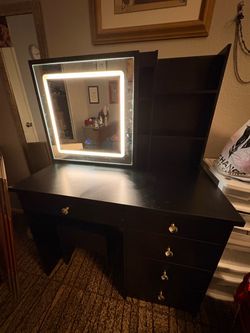 Vanity makeup mirror