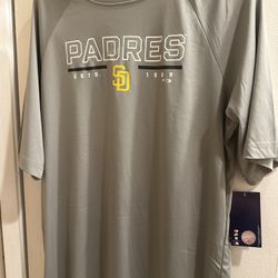 New padres shirt with tags 