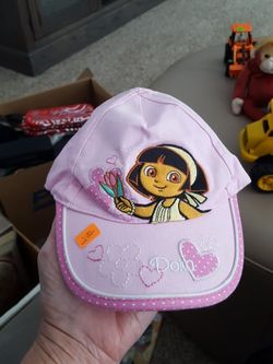 Dora hat