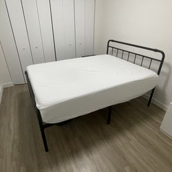 Queen Size Mattress - 12 Inch Memory Foam