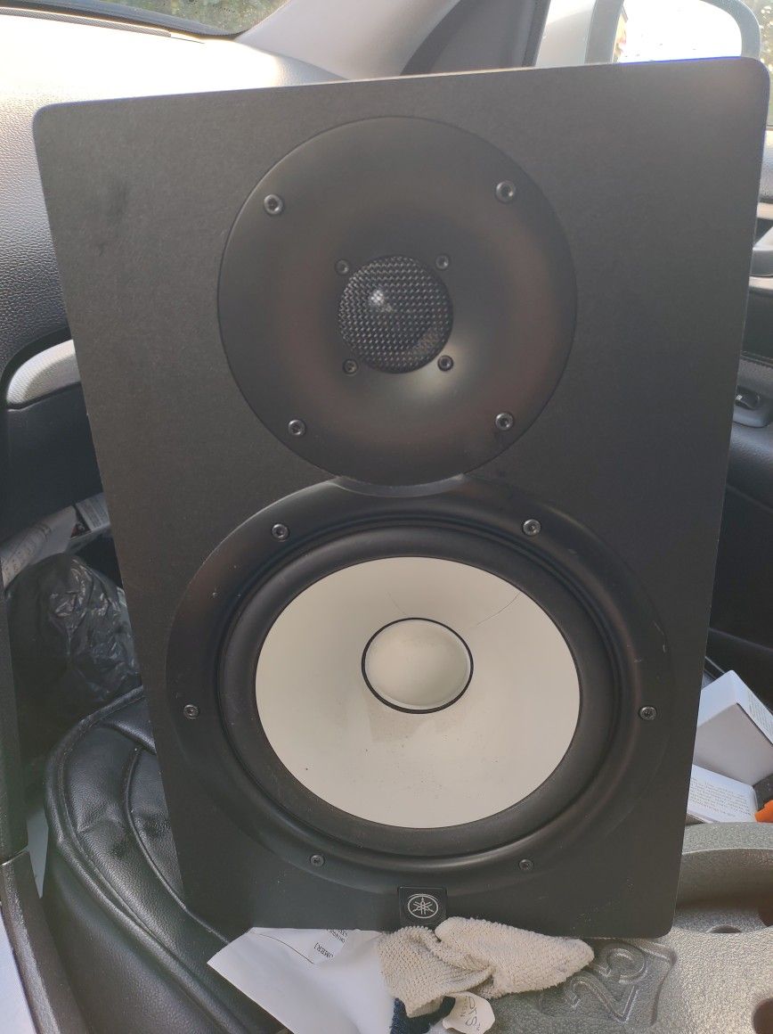 Yamaha HS8 Studio Speakers