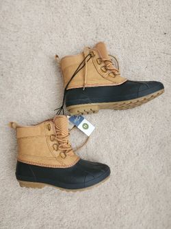New Snow Boots Size 11