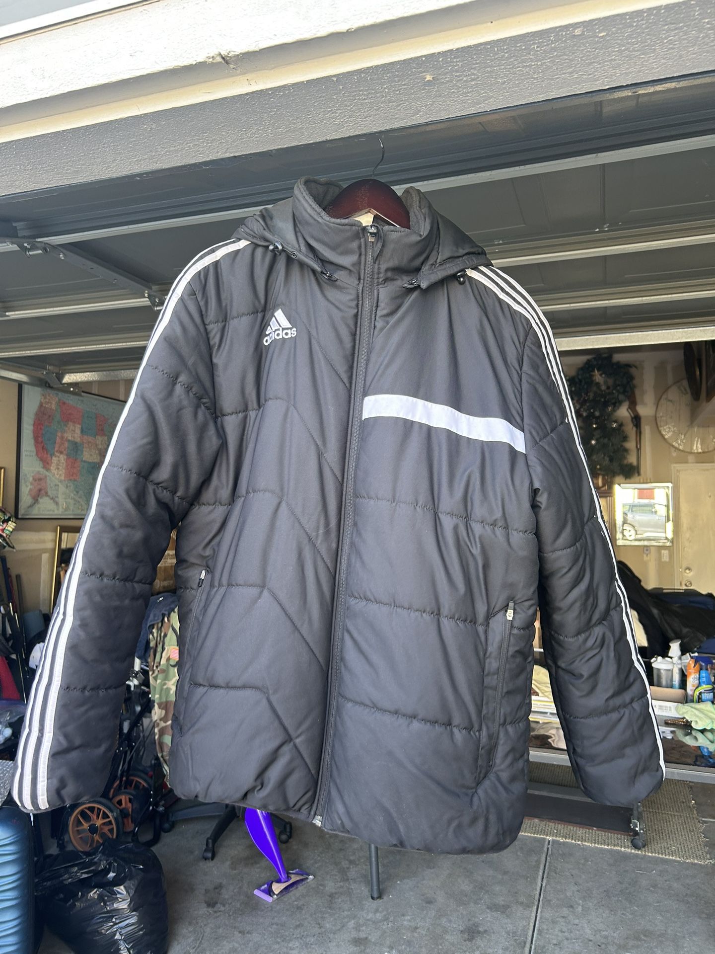 Adidas Sports Puffer Jacket (Large)
