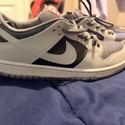 Brand: Nike model: not sure color: grey/black size: 10