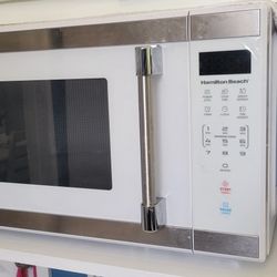 Hamilton 1.1 cu. ft.  Microwave 
