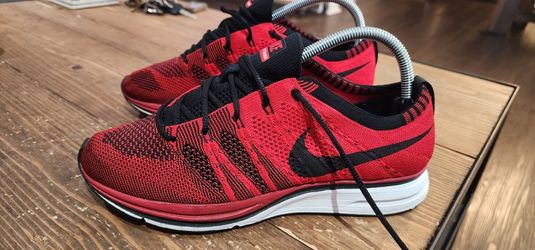 Nike FLYKNIT RACERS. SIZE 7