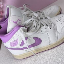 Jordan 1 Mid "Sail/Orchid/Muslin" Women's Shoe US7