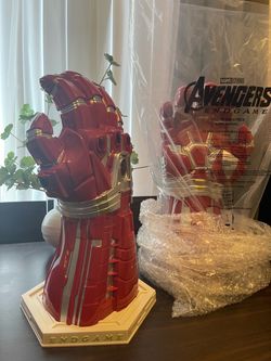 Avengers, endgame, popcorn, bucket, gauntlet Pre Release