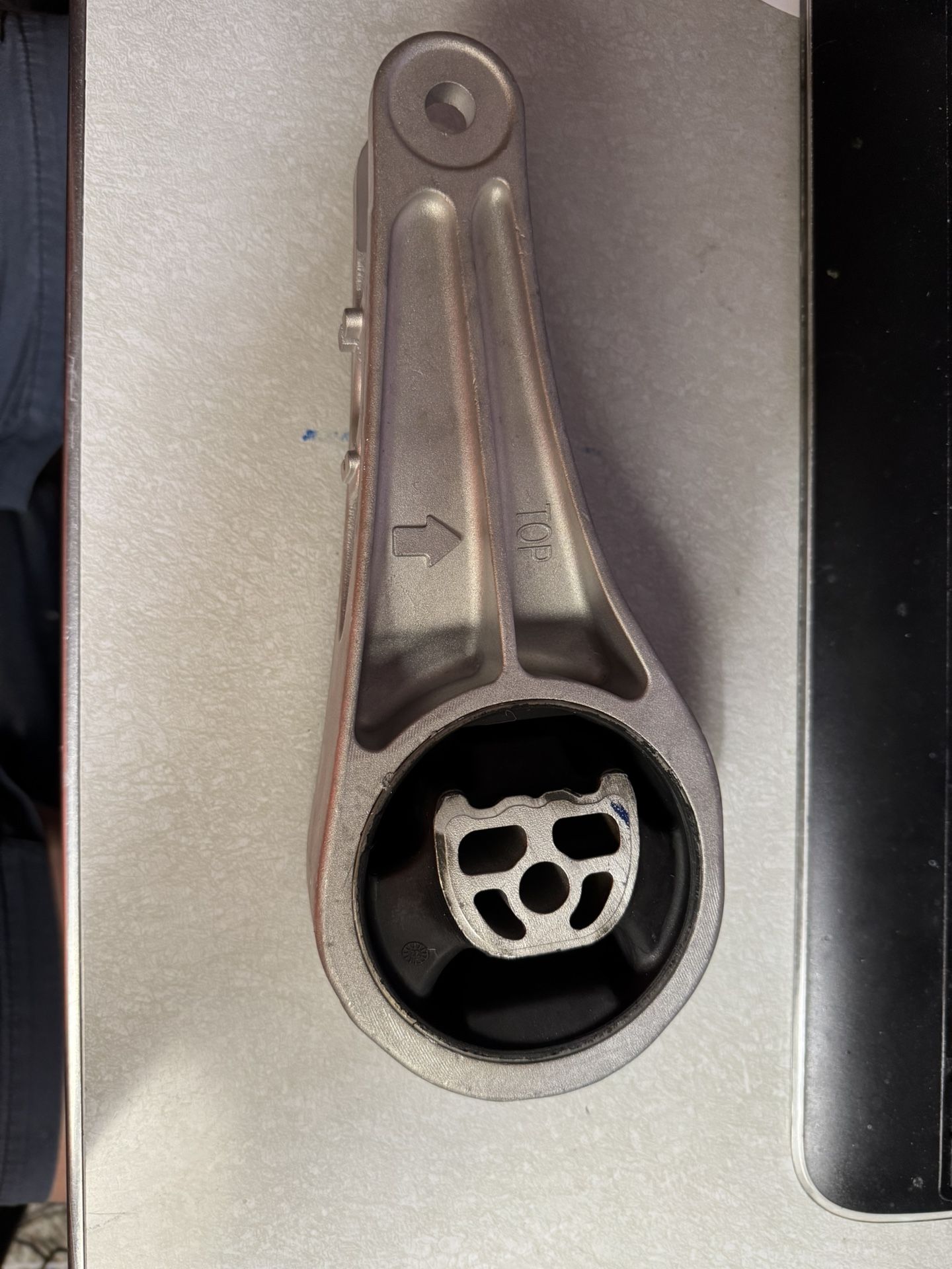 Brand New 2018-19 GMC Terrain Torque Strut Mount