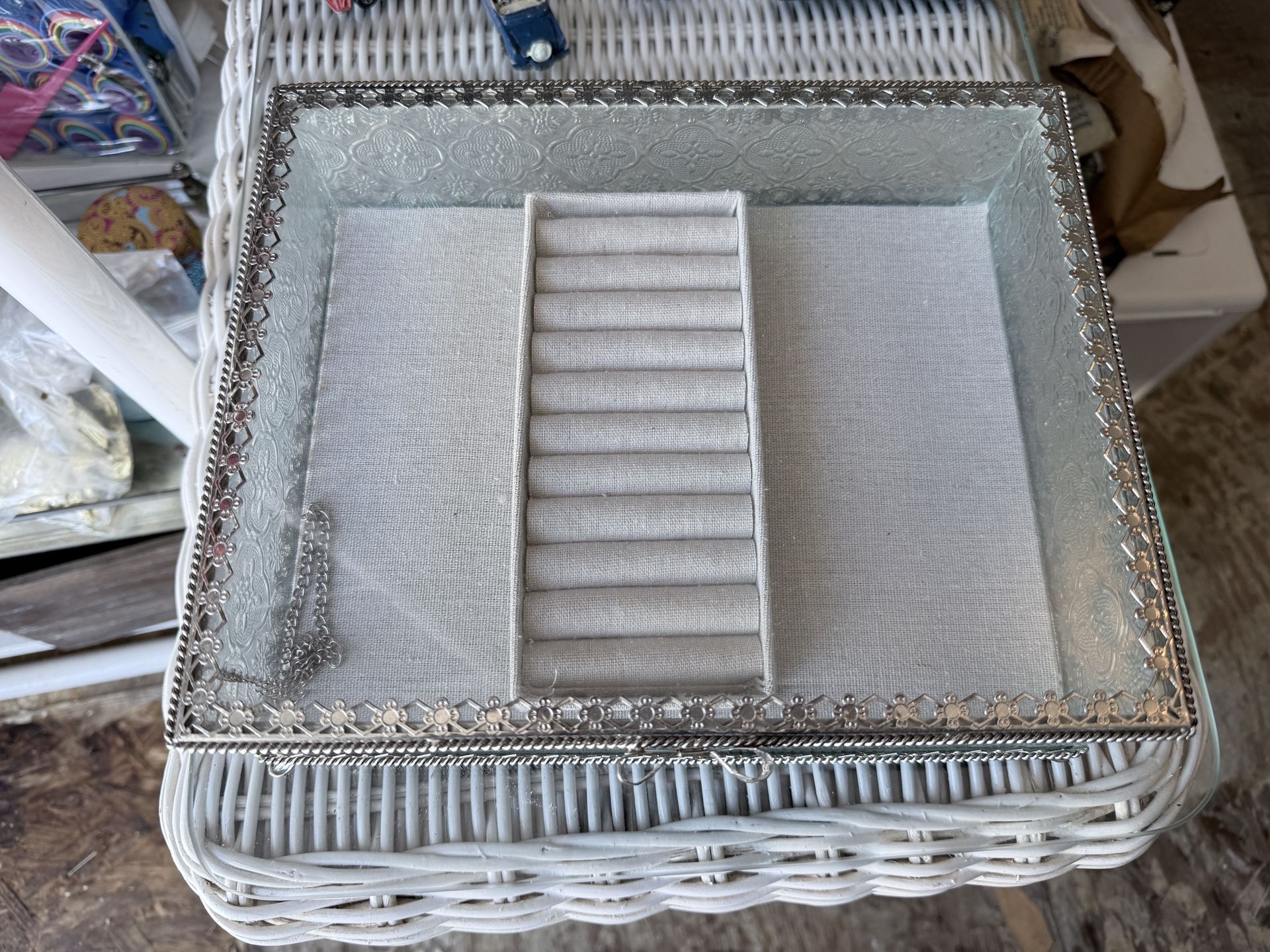 vintage-style jewelry organizer