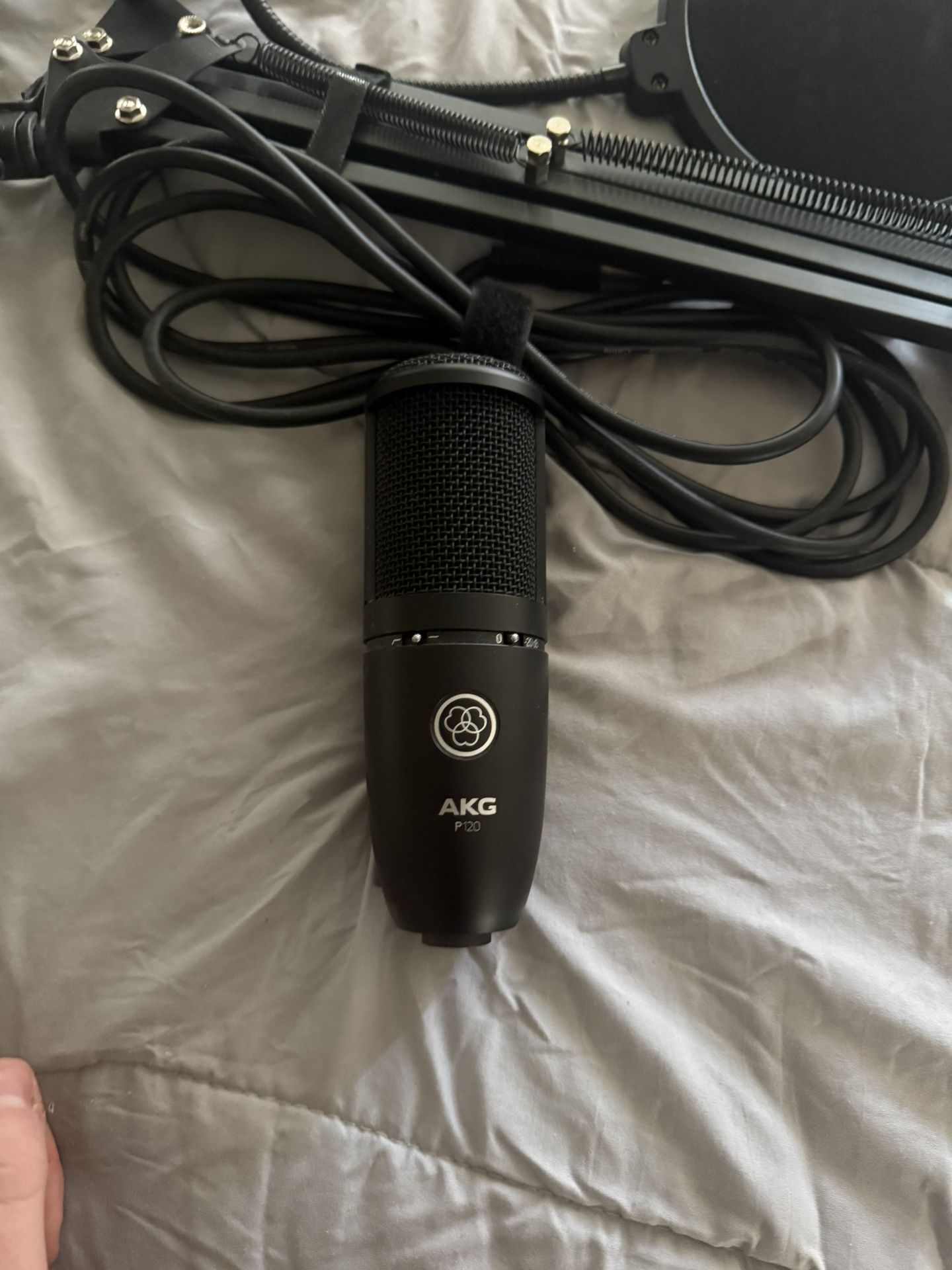 AKG P120 + Mic Stand + Pop Filter