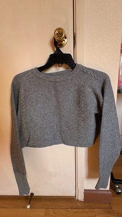 Gray Cropped Cable Knit Sweater SIZE S