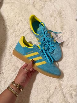 NEW women’s adidas size 6.5