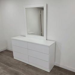 Dresser With Mirror **** Comoda Con Espejo 