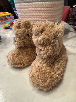 Baby Gap Bear Slippers Sz 5-6 NWT