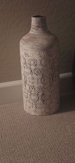 WHITE WASHED FLORAL VASE - LARGE metal