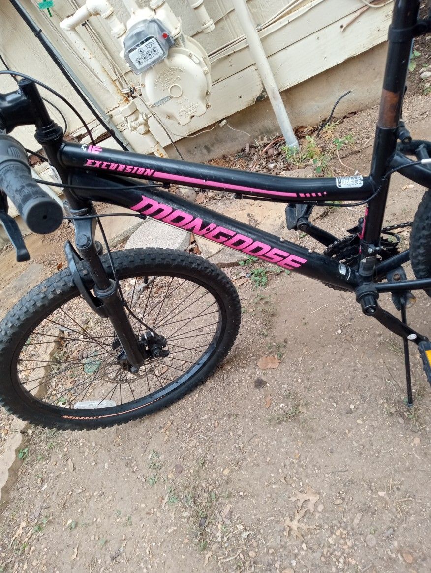 Women Mongoose Bike 24 Inch In Good Condition