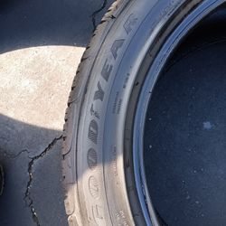 2 Llantas 235 50 R18 Goodyear Eagle 