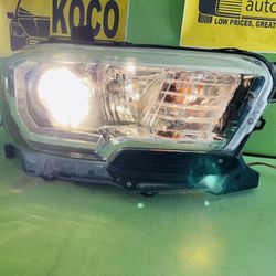 2016 - 2021 TOYOTA TACOMA RIGHT HEADLIGHT HALOGEN W LED ACCENT DEPO TESTED!!!!