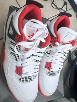 Jordan 4 fire reds
