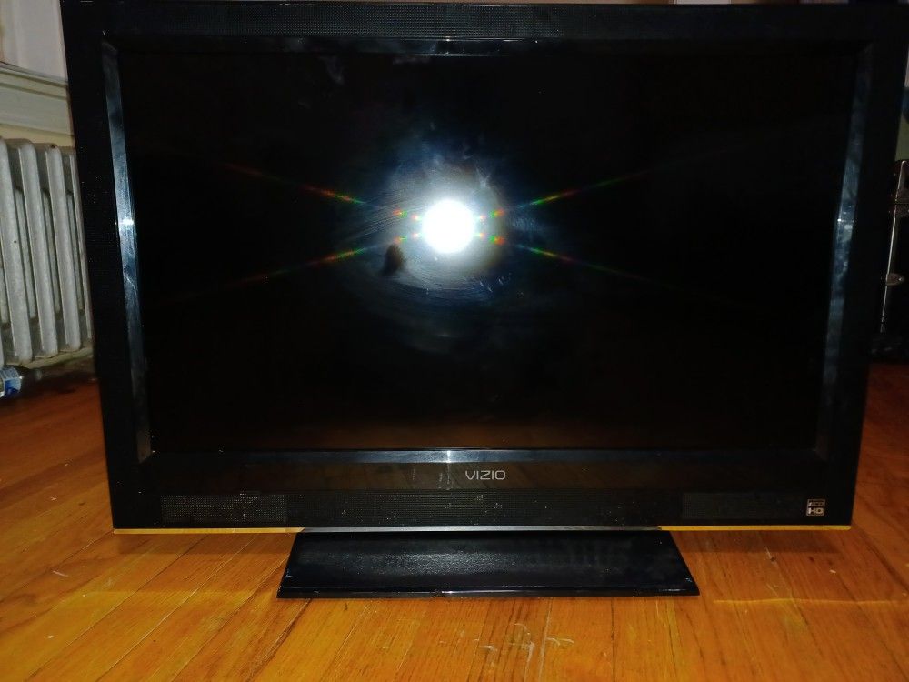 Used Vizio 32" Flat-screen TV 