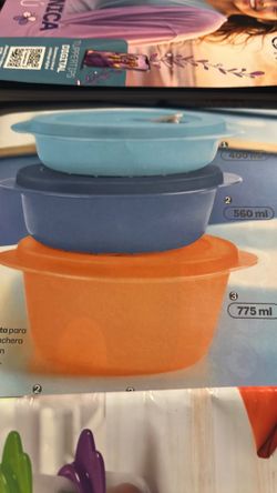 Set de tres recipientes de Tupperware nuevos es uno de 400 ml, uno de 560 y uno de 775 ml