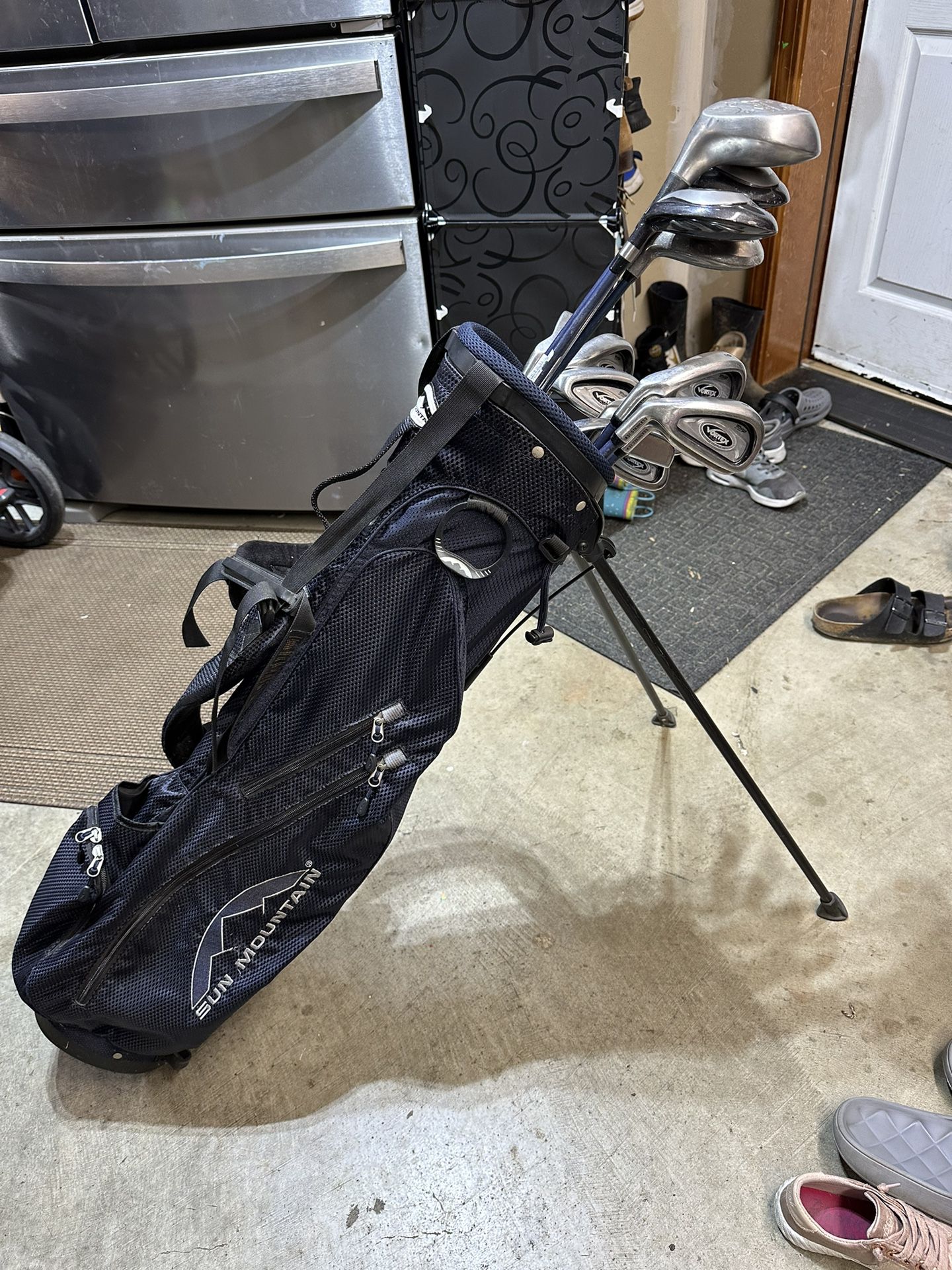 Ladies Left-Handed Golf Clubs Set And Bag