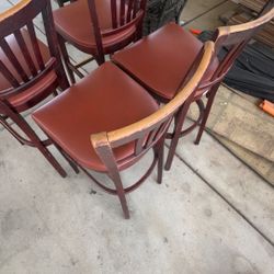 4 high chairs