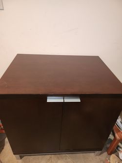 Desk/cabinet