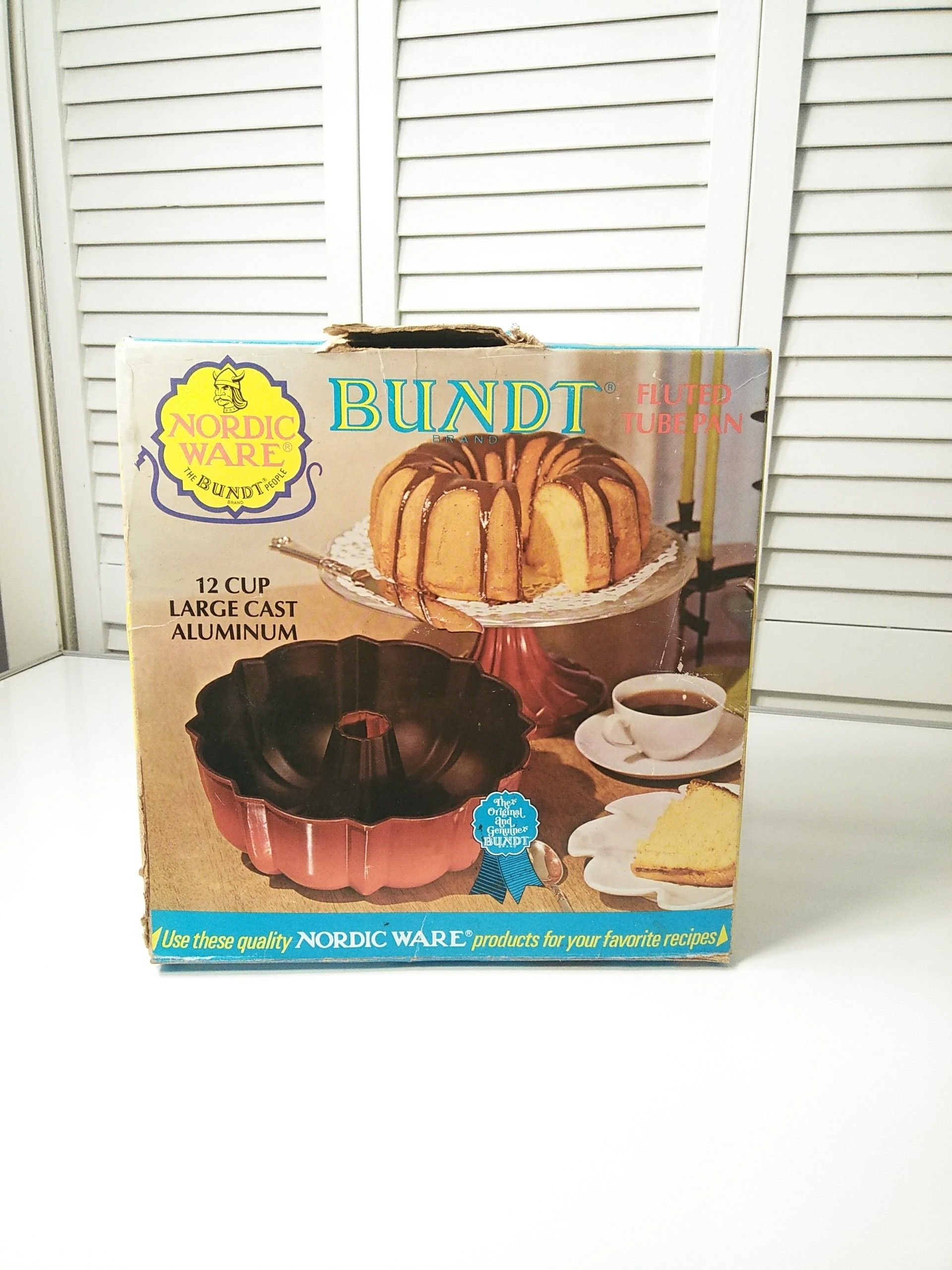 Vintage Nordic Ware Avocado Bundt Pan