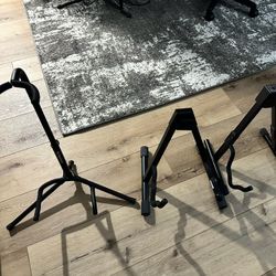 3 guitar stands