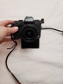 Canon M5 Mirrorless Camera