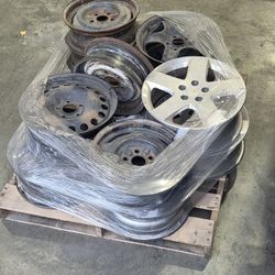 Roughly (10) Chevy Hhr wheels 5-110mm