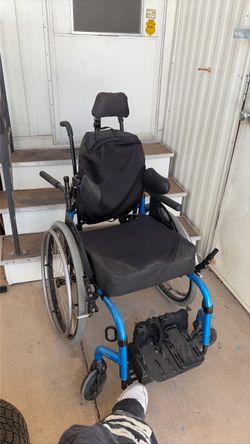 Manual Wheelchair with Headrest and Footrests
