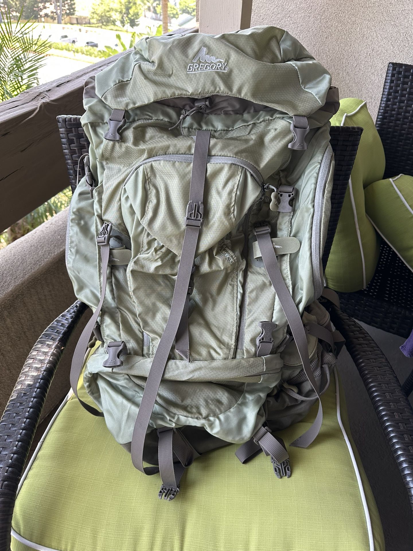 Gregory Women’s M Backpacking Backpack