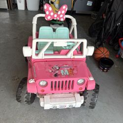 Minnie Mouse jeep
