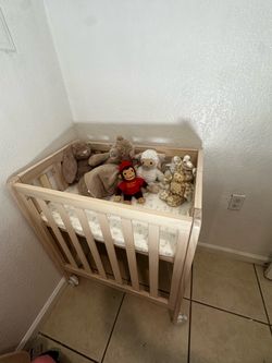 Carter’s by DaVinci Colby GROW 6-in-1 Convertible Bassinet to Crib – Washed Natural 🤎