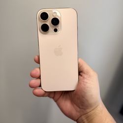 IPhone 16 Pro  128 GB. Amazing Condition Unlocked Use Any Carrier Hablo Espanol.