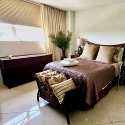 Pier 1 Queen Bedroom Set – Rattan / Coastal Style w Nightstands,  Dresser & Settee Bench