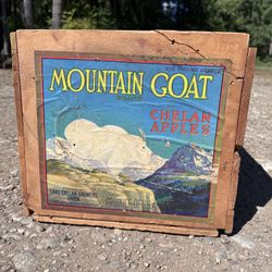 Mountain Goat Chelan Vintage Washington Apple Crate 1920’s-1940’s