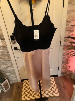 NEW-Elegant Black and Cream Sleeveless Dress Size
